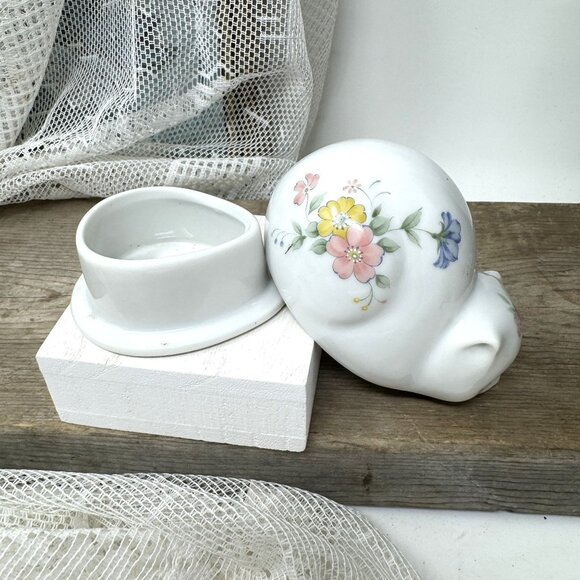 Vintage Sleeping Cat Trinket Box Lidded Floral design Ceramic Japan - Picture 3 of 6